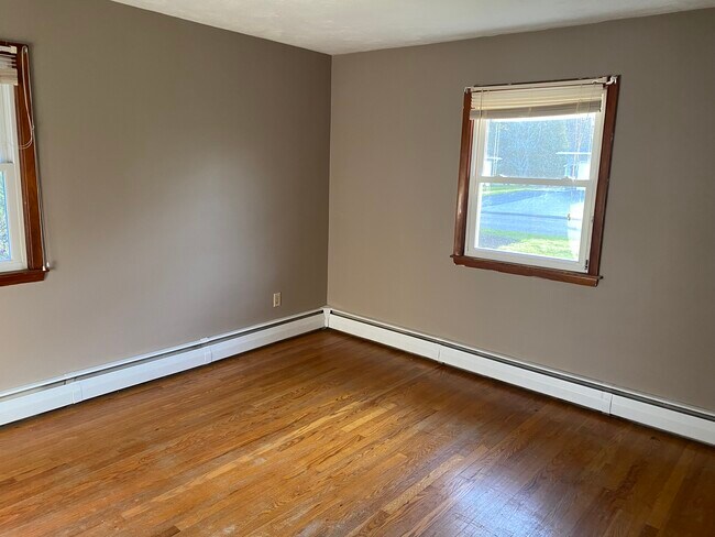 Building Photo - 200 Woodside Dr