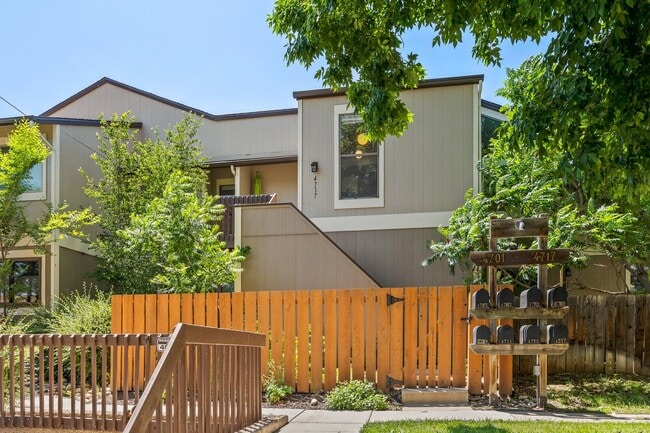 Building Photo - Bright & Peaceful 2BR Condo in South Boulder