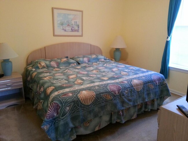 Building Photo - 488 River Oaks Drive S 61N