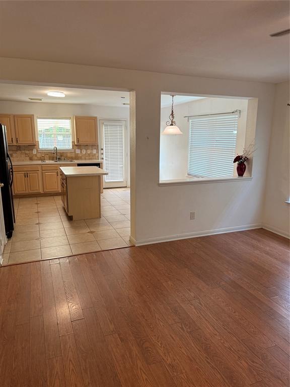 Foto del edificio - 15930 Randall Ridge Ln