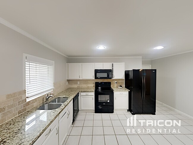 Foto del edificio - 4621 Tarry Dr