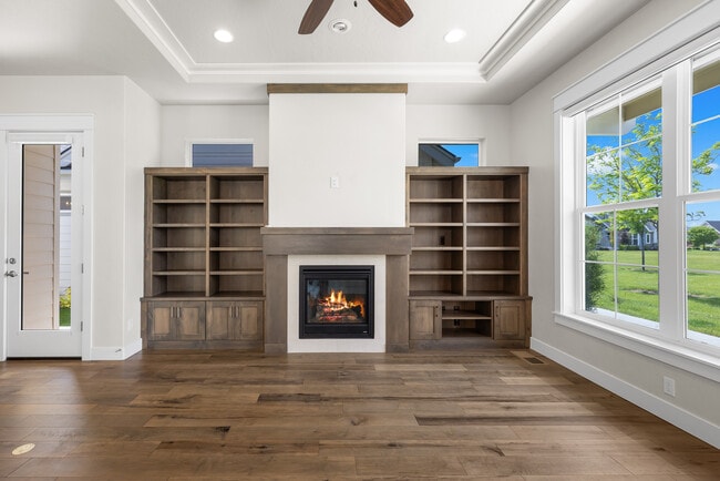 Building Photo - 6230 N Bolsena Ln