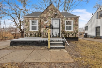 Building Photo - This beautifully updated 3-bedroom, 1-bath single-family home is ready for move-in!