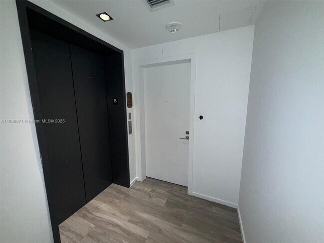 Foto del edificio - 801 S Miami Ave
