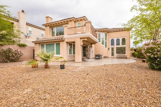 Building Photo - Live The Red Rock Country Club Lifestyle!!