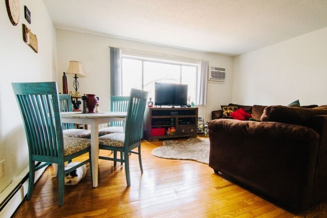 Interior Photo - The Willows (Sprague and Michigan LLC)