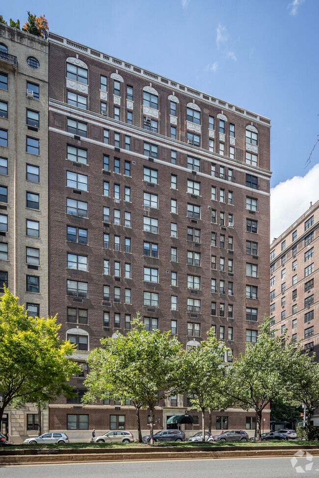 Foto del edificio - 1050 Park Ave