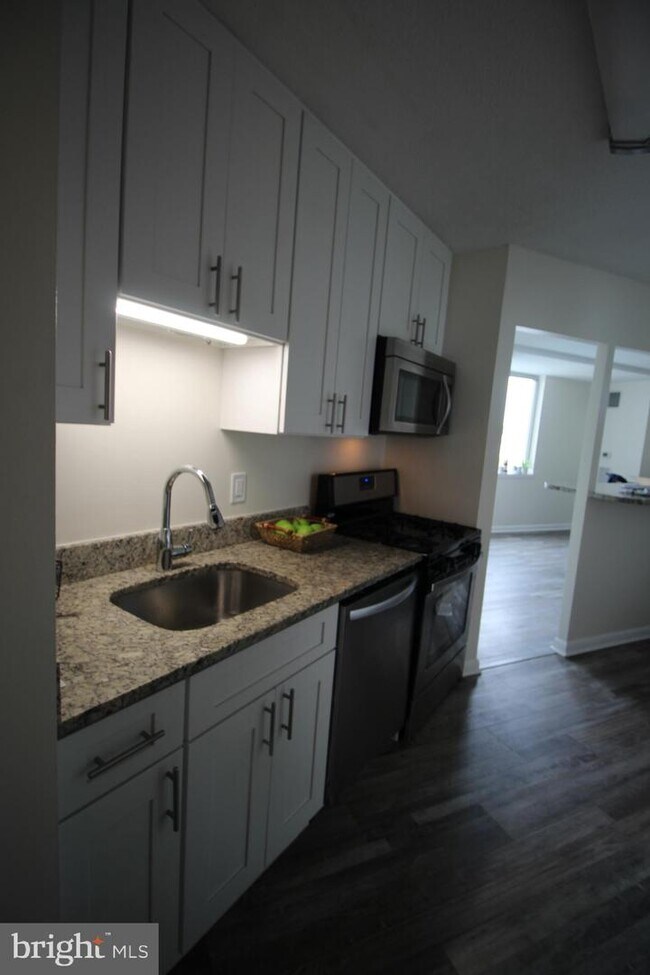 Foto del edificio - 501 Slaters Ln