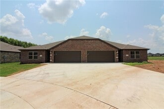 Building Photo - 1503 Purple Finch St