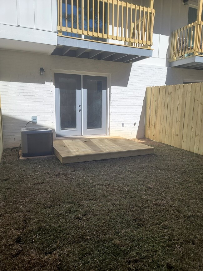 Building Photo - 4985 Catalina Cir