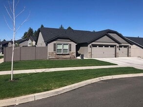 Building Photo - 20380 SE Lois Way