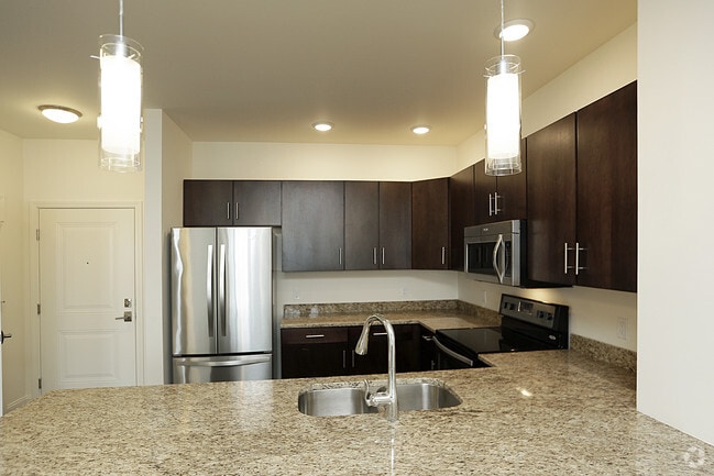 Interior Photo - 5 Corners