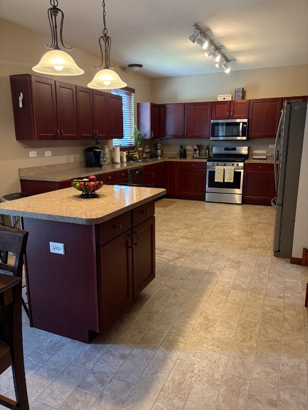 Foto del edificio - 1608 Wyndham Ct