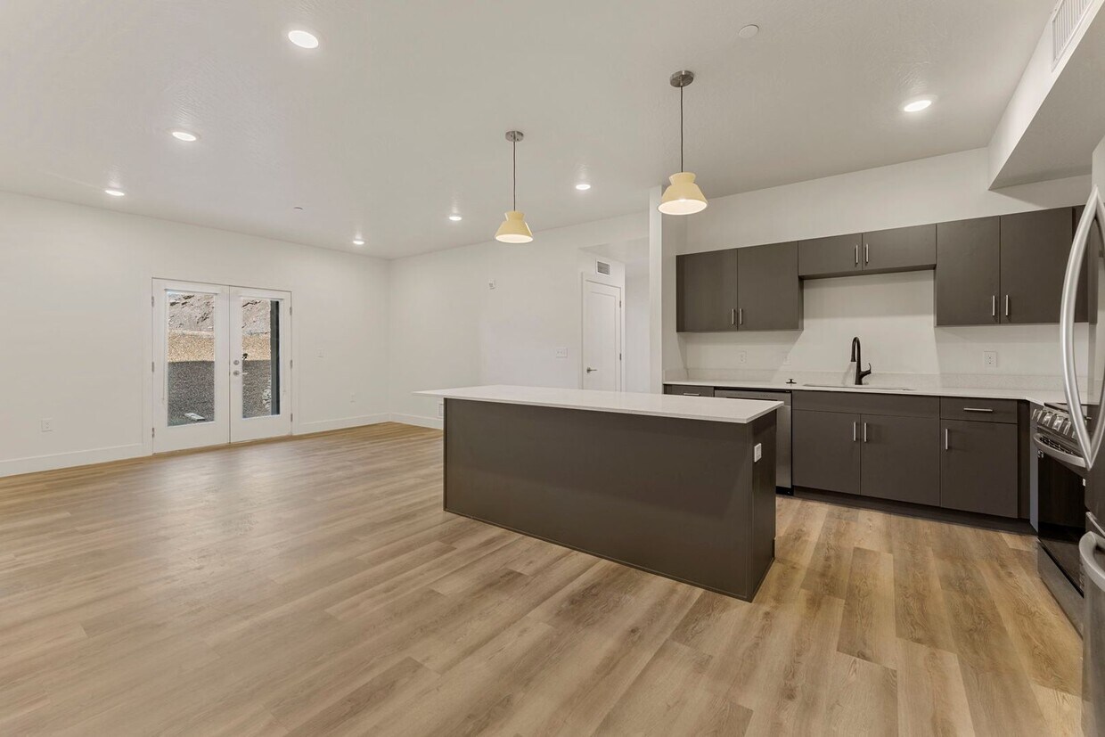 Primary Photo - Brand New Modern Apartments at Ascesa