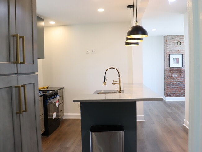 Building Photo - 20 Olcott Ave
