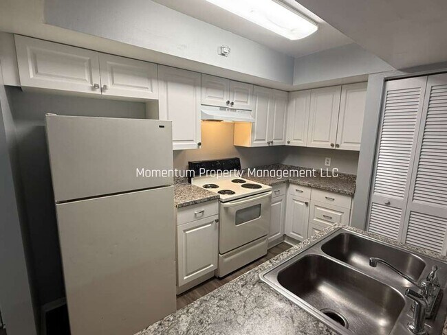 Foto del edificio - 198 N Fernwood Ave