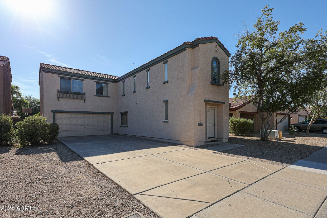 Primary Photo - 2428 S 84th Gln
