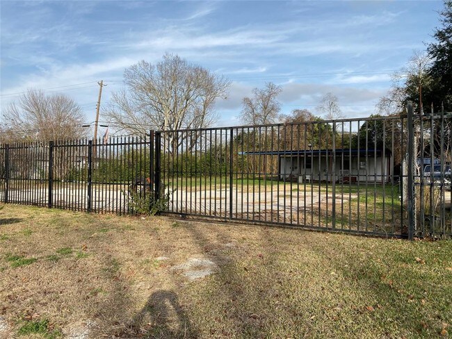 Building Photo - 11625 S Gessner Rd
