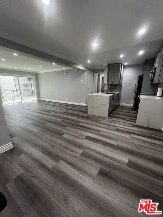 Building Photo - 5460 White Oak Ave