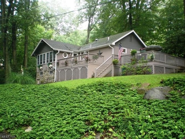 Building Photo - 111 Glenside Trail