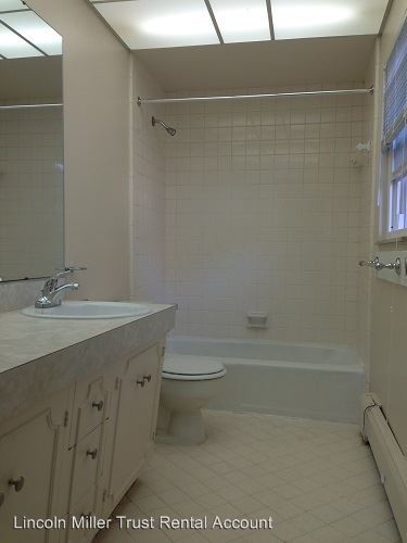 Foto del edificio - 3733 Hillsboro Rd