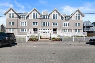 Building Photo - 90 Glades Rd