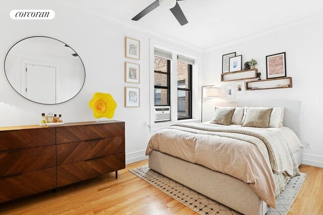 Foto del edificio - 24-39 38th Street D8