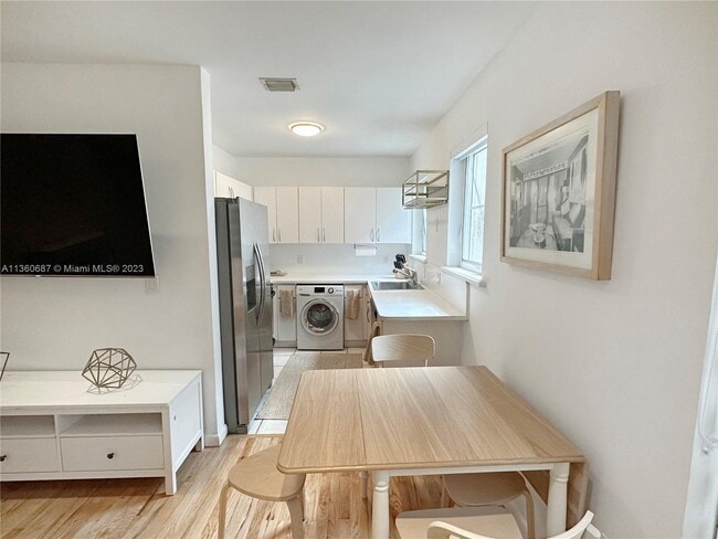 Building Photo - 1018 Meridian Ave