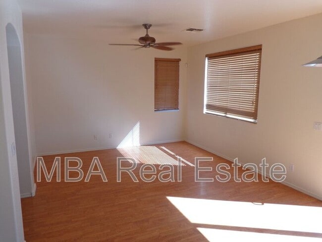 Building Photo - 5517 S 11th Pl