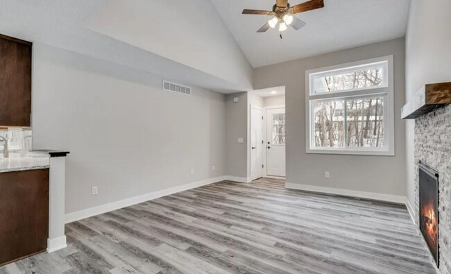Building Photo - 4891 Helena Ln N