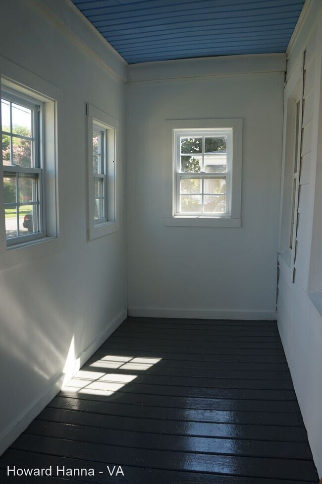 Building Photo - 4 br, 2 bath House - 1545 West 42nd Street