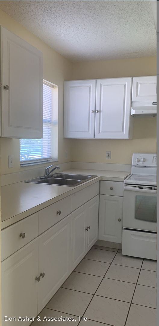 Foto del edificio - 3 br, 2 bath House - 2327 Santa Lucia Street