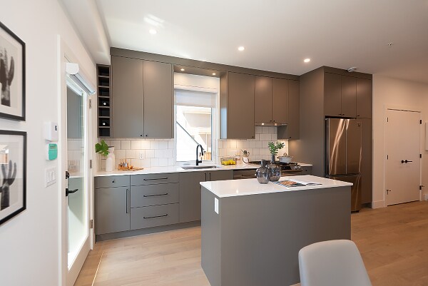Photo du bâtiment - 1442 E 30th Ave