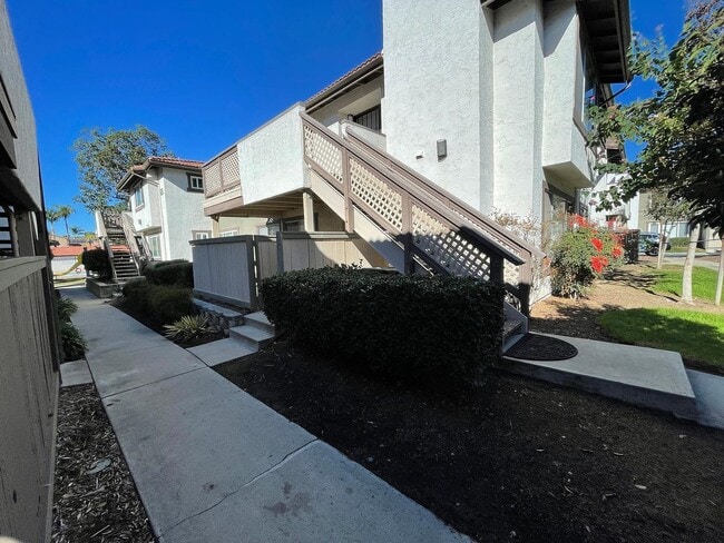 Building Photo - 9861 Caspi Gardens Dr
