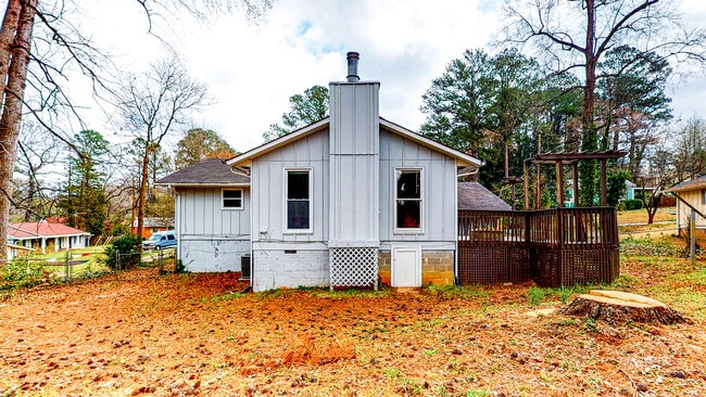 Building Photo - 362 Camelot Pkwy
