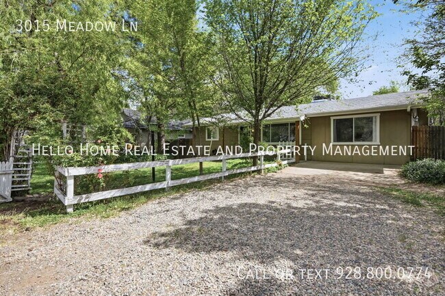 Foto del edificio - 3015 Meadow Ln