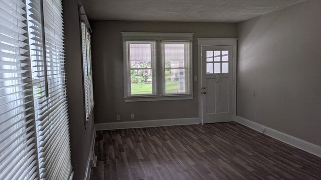 Building Photo - 29 Bowling Green Ave