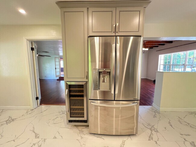 Foto del edificio - Beautifully appointed 4 Bedrooms, 2 Bathro...
