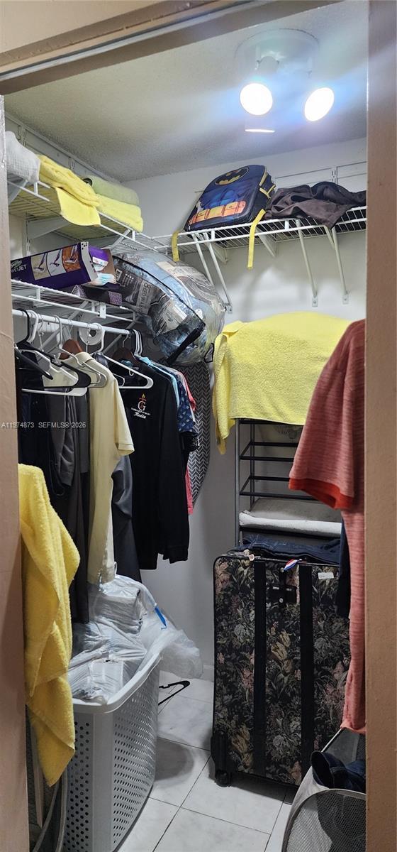 Foto del edificio - 7707 SW 8th St