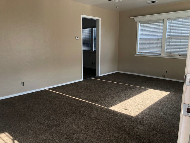 Foto del edificio - 801 S Bradley St