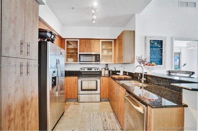 Foto del edificio - 7900 Harbor Island Dr