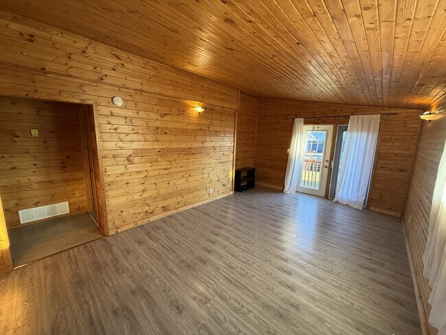 Photo du bâtiment - 603-610 10 St