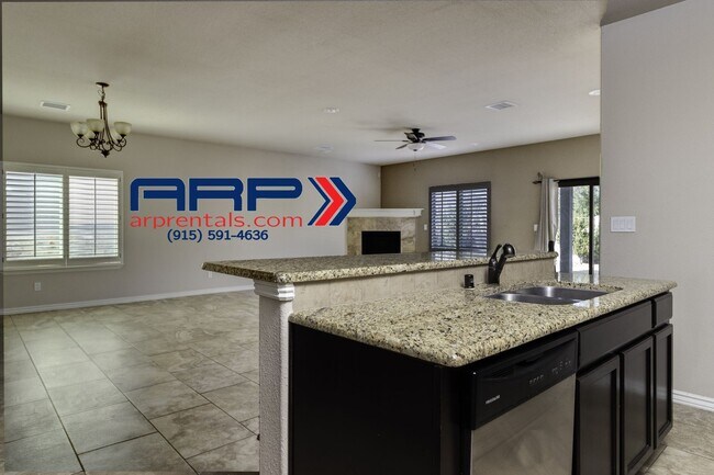 Foto del edificio - SPACIOUS OPEN CONCEPT NORTHWEST EL PASO HOME