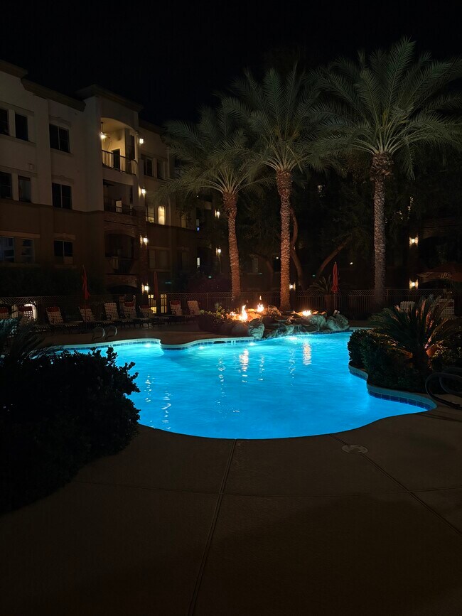 Building Photo - 5450 E Deer Valley Dr