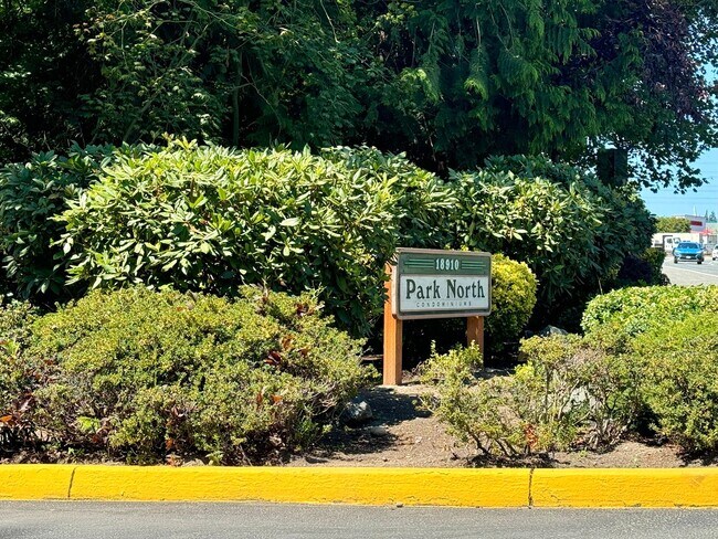 Building Photo - Cozy 3-Bedroom Townhouse in Desirable Both...