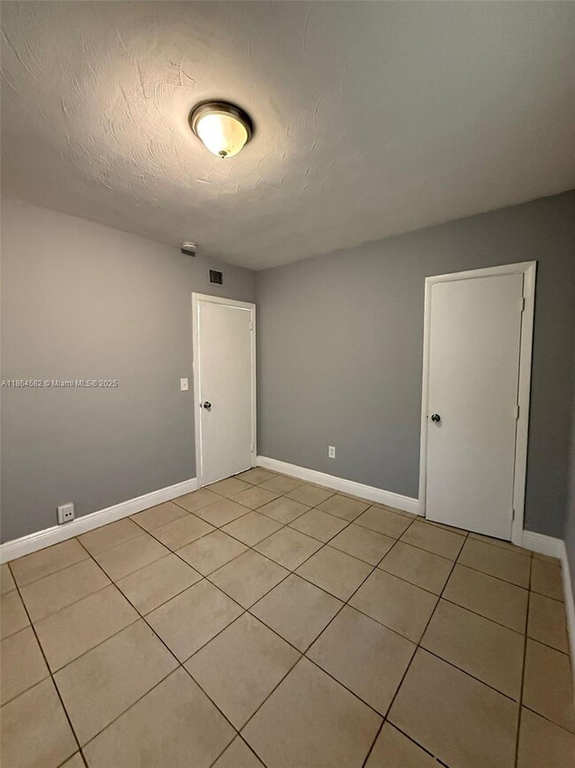 Foto del edificio - 1017 NW 109th St