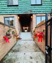 Building Photo - 1630 N Sedgwick St