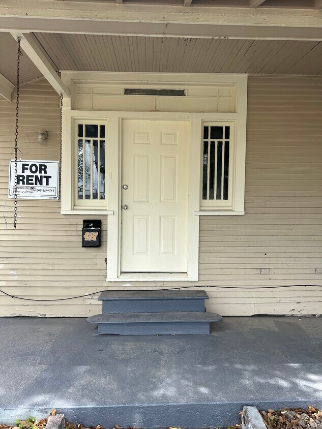 Foto principal - 4707 Baudin St