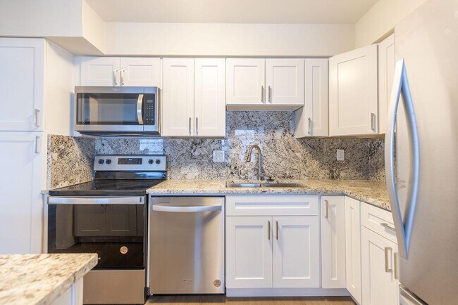 Foto del edificio - 114 S Lakeside Dr