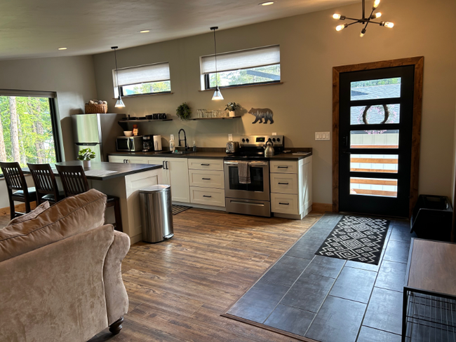 Foto del edificio - 1006 Meadowlark Ln